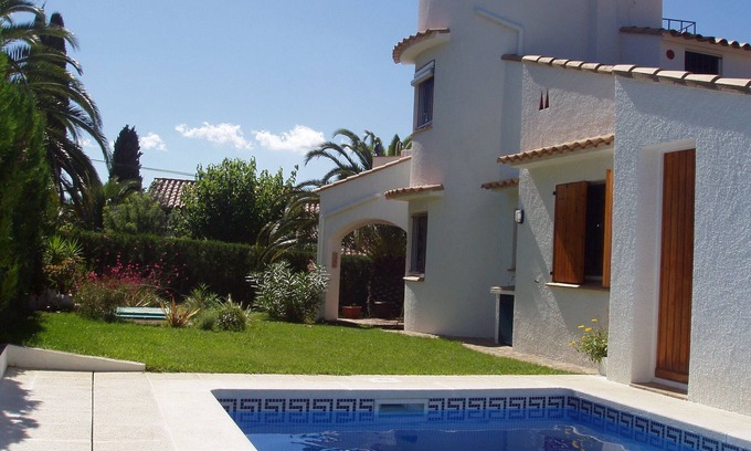 Torroella de Montgri Villa | Estartit, Maison typique indépendante en bord de mer, piscine privée, jardin