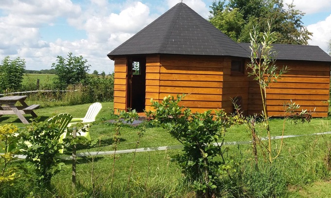 Avesnes-en-Val Cabine | Domaine avec cabanes en bois, proche de la mer, mini-ferme, jeux