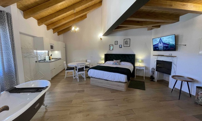 Montejo de la Sierra Appartement | Estudio de Vistas Privilegiadas a la Reserva de la Biosfera y Exquisita Decoración Ecléctica