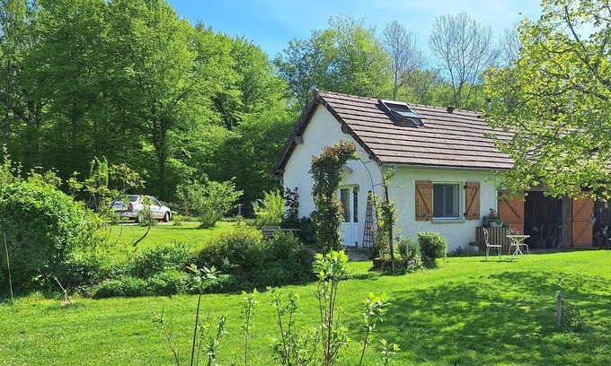 Chemenot Maison | Estuvi - La Chevêche Eveillée, une pause à la campagne. Abri vélos. Animaux ok