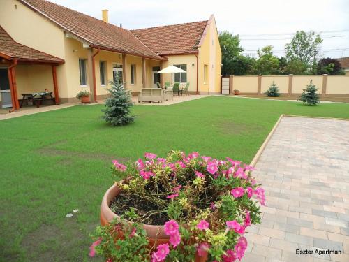 Bekescsaba Maison | Eszter Apartman