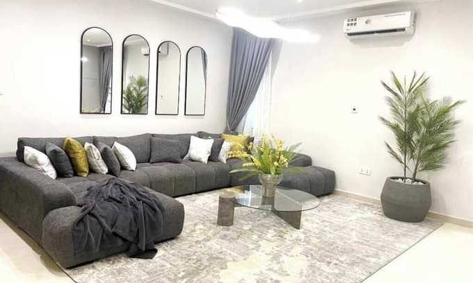 Adenta Maison | ET Luxe Abode, Prvt Pool, Starlink WiFi, Gen, W/D