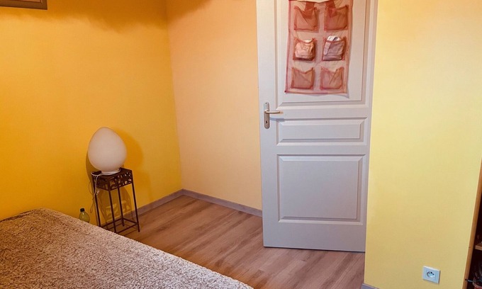 Saint-Andre-de-Cubzac Lit Et Petit-Déjeuner | Etage de 60m2 à votre entière disposition, comprenant 3 chambres, 1 sdb, WC