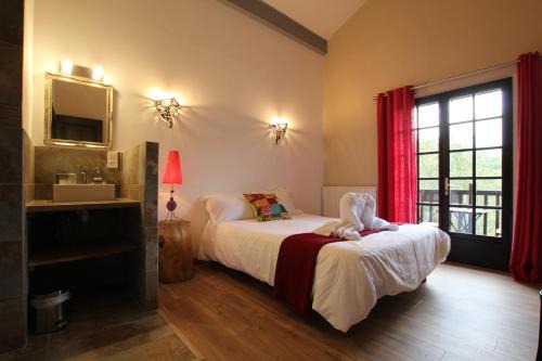 Itxassou Maison | Etxe goxoan chambres d'hôtes avec cuisine été équipée commune et jaccuzi