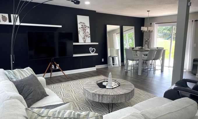 Grandview Maison | Euro 3King-Modern4Bdrm, Sleeps12-5 private spaces