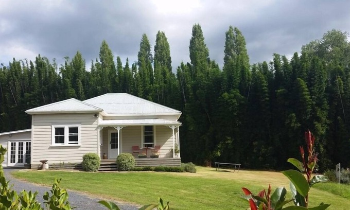 Pakaraka Cottage | Cottage d'Eva - dans le milieu de partout!
