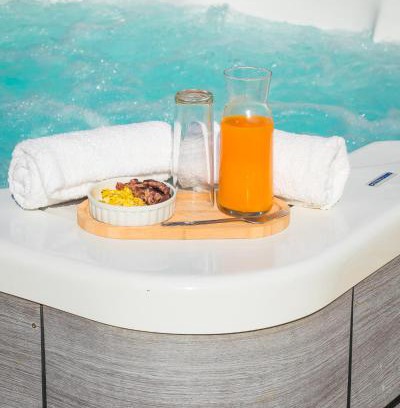 Port-Louis Appartement | Evasion en plein cœur de la ville T2 Jacuzzis Sauna et piscine au centre de Port-Louis