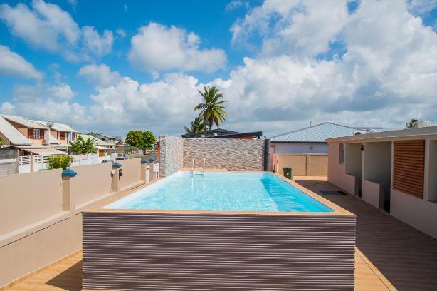 Port-Louis Appartement | Evasion en plein cœur de la ville T3 Jacuzzis Sauna et piscine au centre de Port-Louis