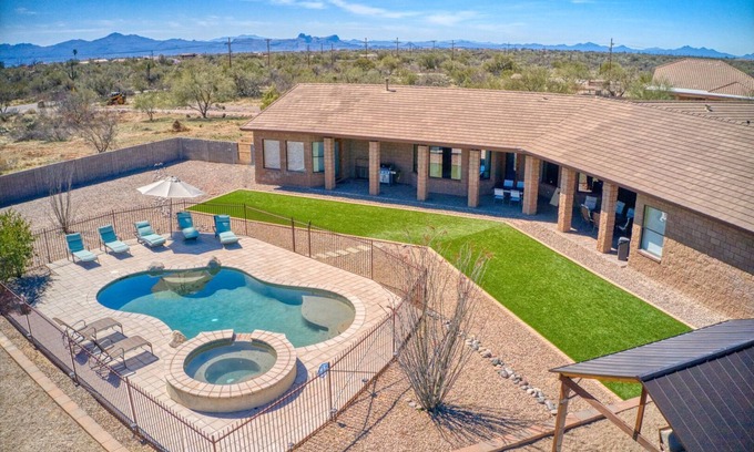 Tortolita Maison | Spacious Tucson Home on 4 Acres of Desert with Private Salt Water Pool & Hot Tub