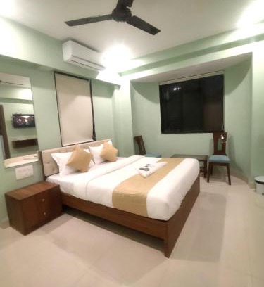 Santacruz Hôtel | Everest Stays Rooms and Dormitory