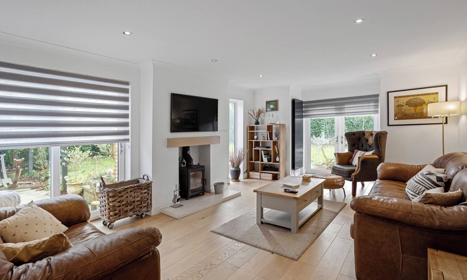 Ripon Maison | Evergreen House & Separate Annex + Private Drive