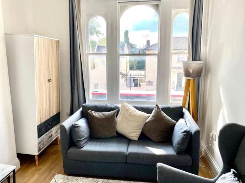 Mile End Appartement | Evo 1 Bedroom Apartment 3 mins walk Mile End Station,Queen Mary University, Hospital