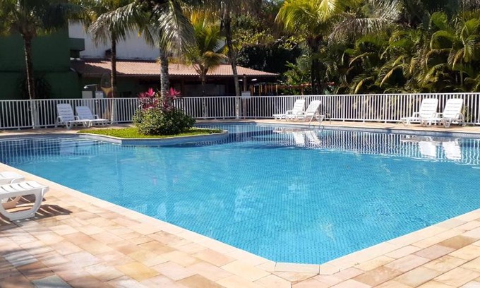 Juquehy Maison | Excelente casa em condomínio fechado em Juquehy. 2 suítes, ar, piscina comum.