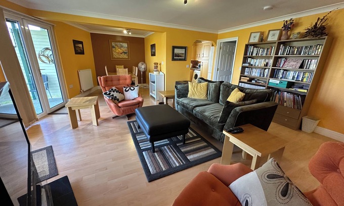 Watton Appartement | Appartement de luxe avec vue sur le golf. Wifi. Sky TV. Marche jusqu'au centre ville