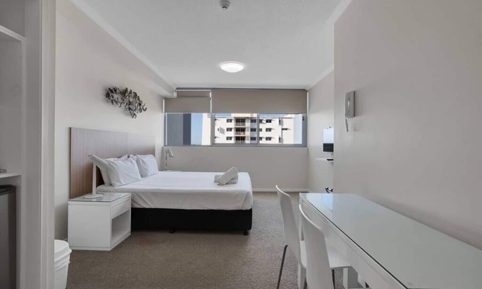 Mackay Appartement | Excellent Location - Modern Hotel Room in Mackay!
