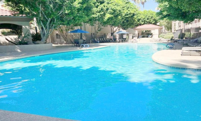 Camelback East Appartement | Excellent location,Relax in the heart of the City! by Kivoya