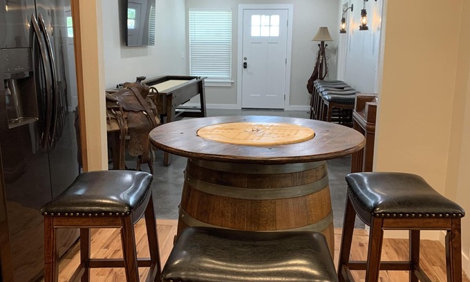 Tulsa Maison | Excellent location right across the street from the Expo Center! – Sleeps 8