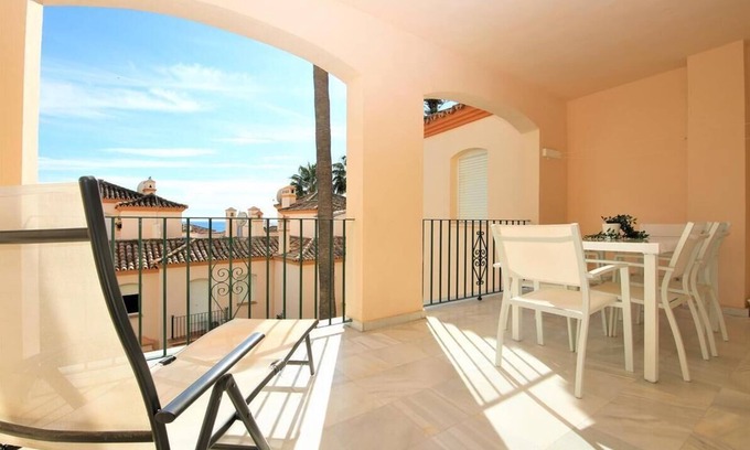 Estepona Appartement | Excellent appartement élégant avec vue sur la mer, Belgravia Club à côté du port près de la plage