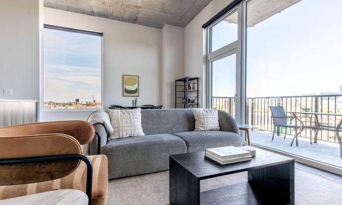 Near West Side Appartement | Excellent West Loop 2BR w/ Gym, near Fulton Market & I-90, by Blueground