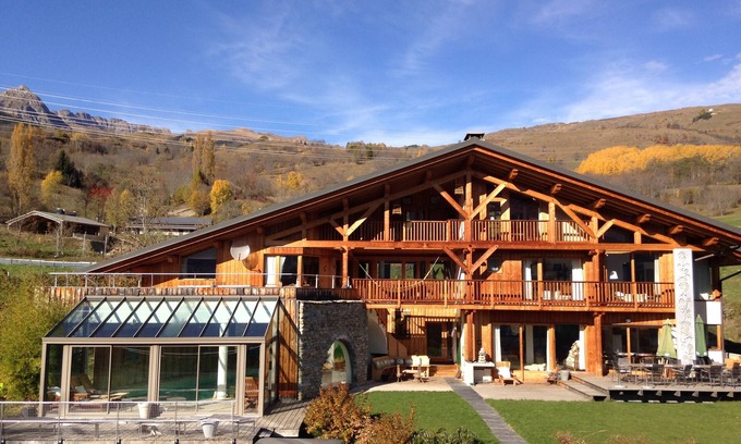 La Plagne-Tarentaise Chalet De Ski | Exceptionnel, piscine chauffée, spa, sauna, borne tesla, service en option