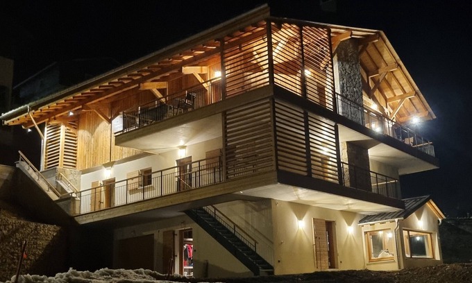 Hauteluce Chalet De Ski | Chalet d'exception (5 étoiles) face au Mont Blanc - Jacuzzi & Sauna & Cinéma