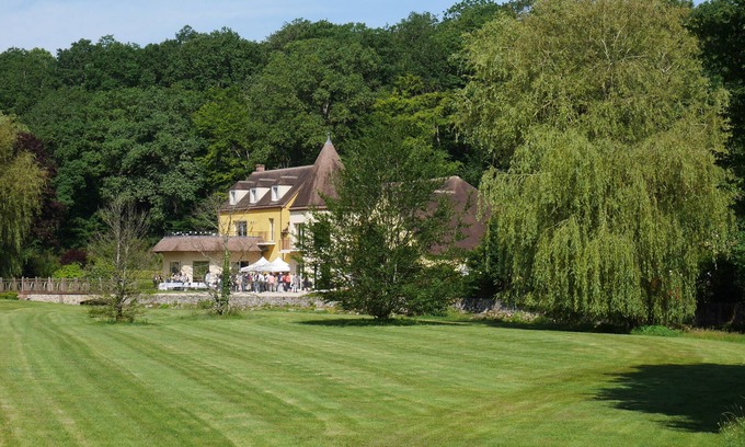 Montigny-le-Chartif Villa | Propriété d'exception aux espaces élégants et généreux à l'orée du Perche.