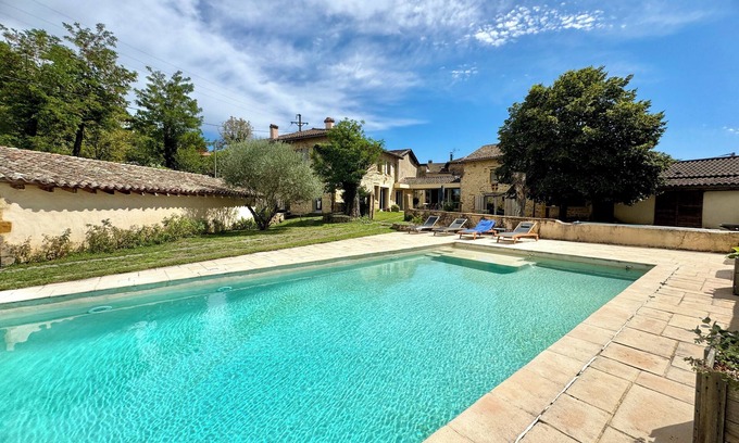 Le Bois-d'Oingt Maison | Grande maison beaujolaise d'exception avec piscine