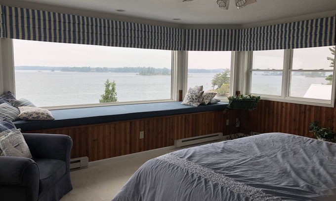 Alexandria Bay Maison | Exceptional panoramic St Lawrence views. Great boating, fishing. kayaks.