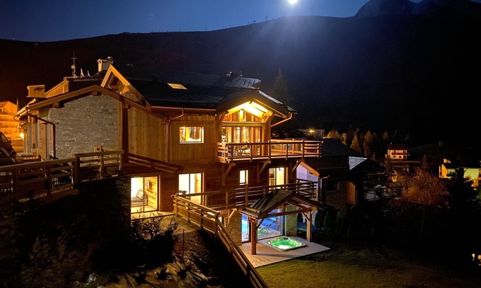 Les Deux Alpes Chalet De Ski | Vue exceptionnelle, Piscine, Sauna, Jacuzzi, Cinéma, Massage, Billard, Sport