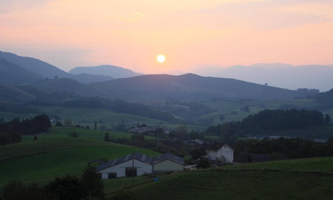 Arette Maison | Vue exceptionnelle en pleine nature à 5 mn du village jusqu'à 6 personnes
