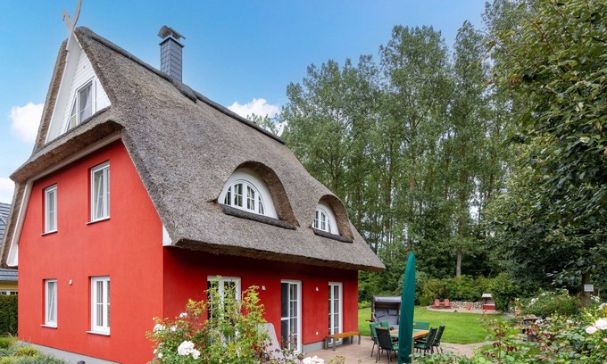 Glowe Maison | SUPER exclusif FH près de la plage, plein sud, cheminée, sauna, bain à remous, chaise de plage