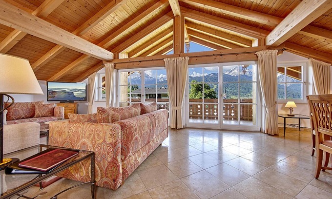 Garmisch-Partenkirchen Copropriété | Exclusive holiday apartment with a panoramic view