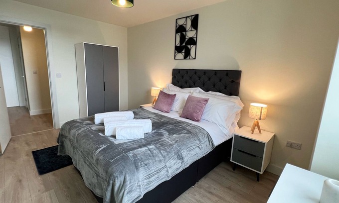 West Bromwich Appartement | Appartement-One Bedroom-Supérieure-Vue historique-Salle de bain privée séparée