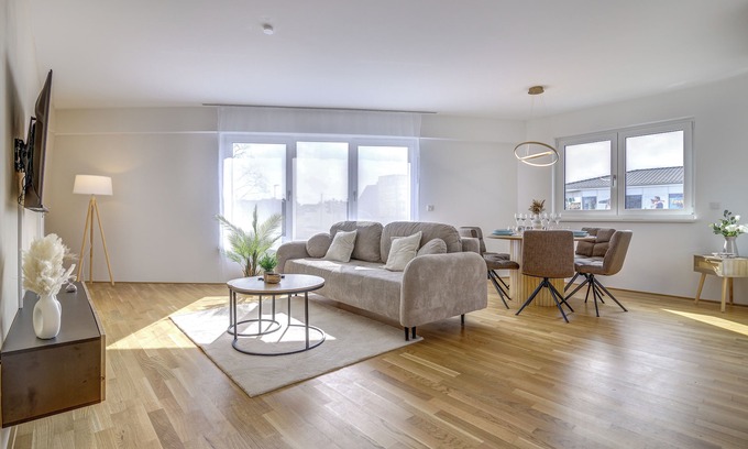 Hochheim am Main Appartement | Exclusive 3-room luxury maisonette apartment, near FFM airport/Wiesbaden/Mainz