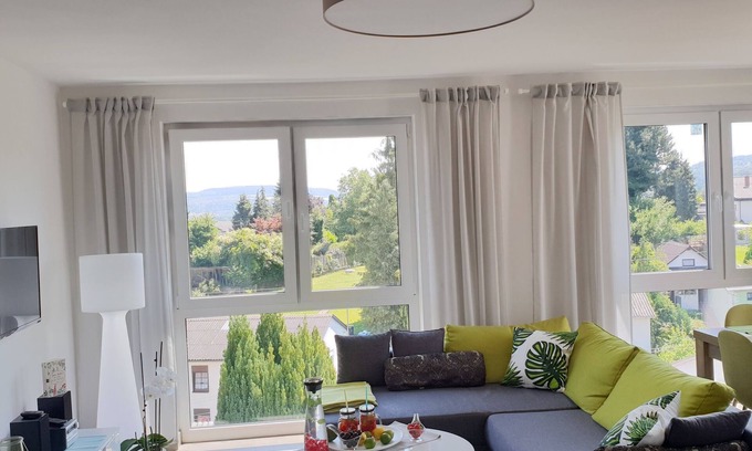 Schwemlingen Appartement | Appartement exclusif 5 étoiles avec une vue panoramique fantastique sur la vallée de la Sarre .....