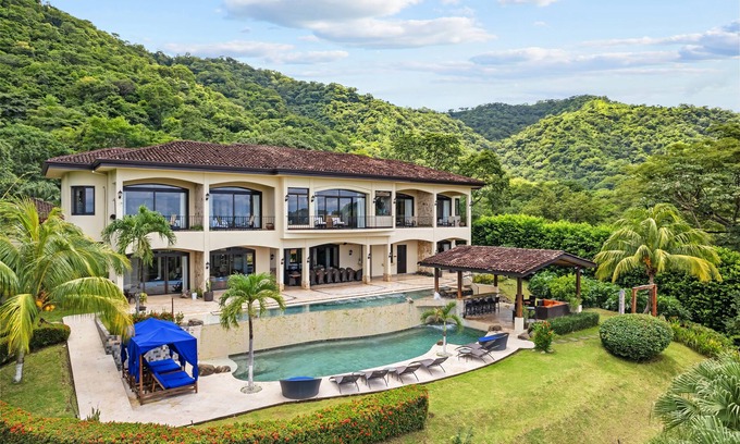 Coco Villa | Villa de luxe avec spa avec repas inclus (idéal pour les groupes!)