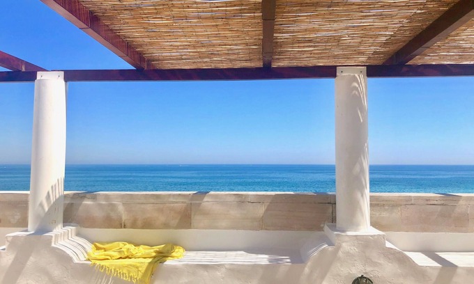 Villanova Appartement | Exclusive et charmant penthouse à seulement 20 mètres de la mer, 4 personnes