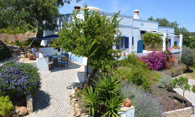 Olhao Appartement | Exclusive apartment in a quiet location with private garden, sea view and boules