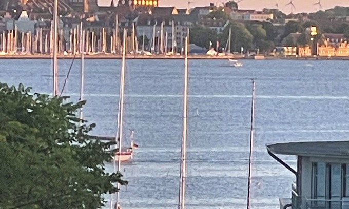 Altefaehr Appartement | Exclusive apartment with harbor view - 200m to the south beach on the island of Rügen