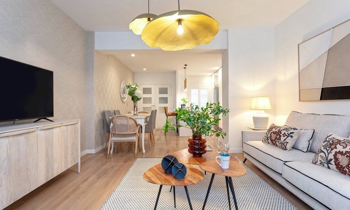 Figares Appartement | Exclusive apt 3rooms in Granda. Martinez Campos II