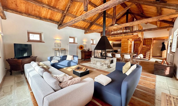Cesana Torinese Chalet De Ski | Exclusive chalet with direct access to ski slopes