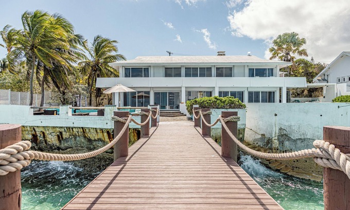 Eastern Road Maison | Exclusive Ocean Villa in Nassau