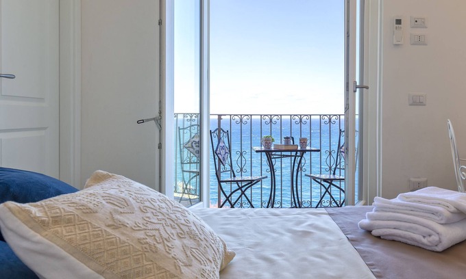Castelsardo Appartement | EXCLUSIVE OPENSPACE WITH BREATHTAKING TERRACE SEA VIEW & ANCIENT VILLAGE SUNSET