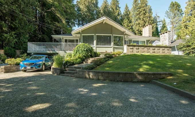 Hollyburn Maison | Suite Spacieuse Exclusive avec Patio Privé