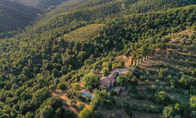 Monte San Savino Maison | maison de vacances exclusive avec piscine au coeur de la Toscane pour max. 8 adultes + 4 enfants