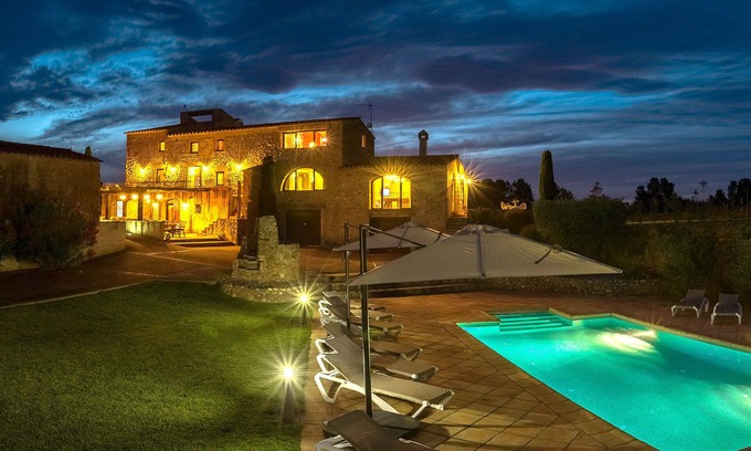 Palau de Santa Eulalia Cottage | Villa exclusive avec piscine, barbecue et près de la rivière. Idéal pour les familles