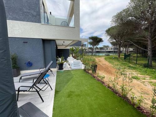Cabo Roche Villa | Exclusivo chalet en urbanización Roche