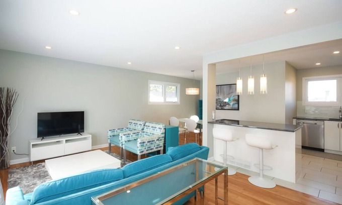 Ottawa Division Appartement | Executive | 3 Beds, 1 Bath | Modern | Sleeps 6