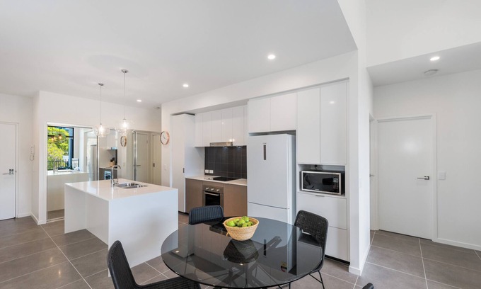 Bulimba Appartement | Executive 3BR Bulimba apartment near Oxford St shops and restaurants