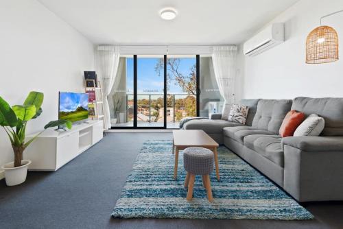 Sunshine Appartement | Executive and Spacious Apartment with Balcony